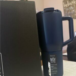 BruMate MÜV Coffee Mug in Navy